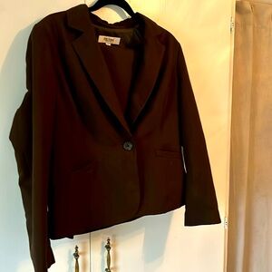 Ladies suit with below knee skirt